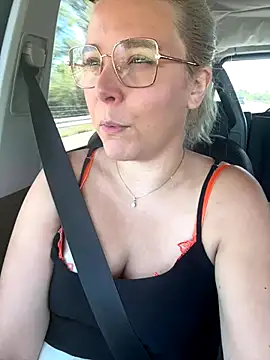 Snapshot of EmyLana chatting on September 18, 8:28 am EmyLana online show from September 18, 8:28 am