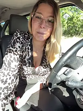 EmyLana online show from May 16, 7:51 am