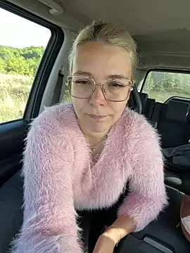 Snapshot of EmyLana chatting on September 27, 8:31 am EmyLana online show from September 27, 8:31 am