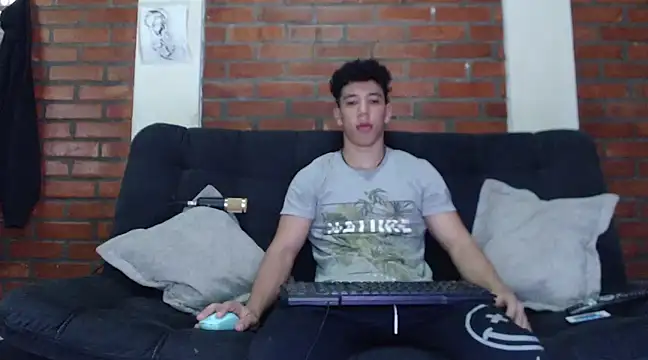 ethan noir online show from January 22, 9:32 pm