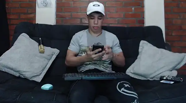 ethan noir online show from January 22, 5:16 am