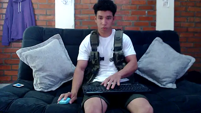 ethan noir online show from December 11, 8:39 pm