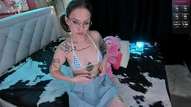 Snapshot of Natural_pussy chatting on October 2, 1:25 pm Natural pussy online show from October 2, 1:25 pm