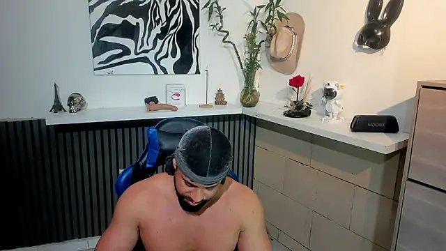 Daemon21 online show from February 5, 9:32 pm