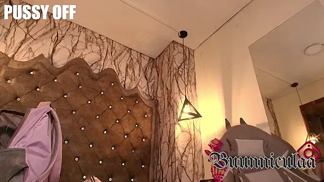 Snapshot of larissa01_ chatting on November 9, 4:16 am larissa01 online show from November 9, 4:16 am