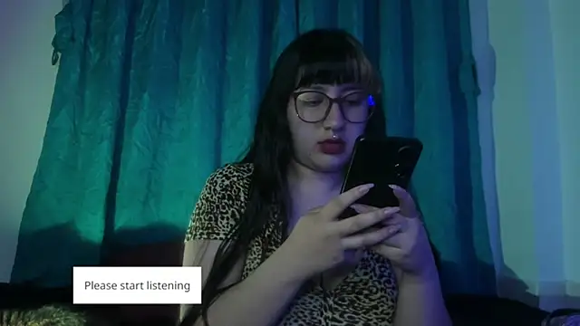 Snapshot of larissa01_ chatting on December 16, 12:04 am larissa01 online show from December 16, 12:04 am