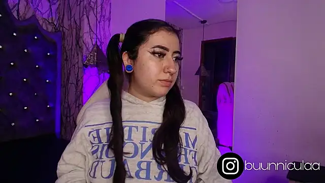 larissa01  online show from September 19, 4:49 am