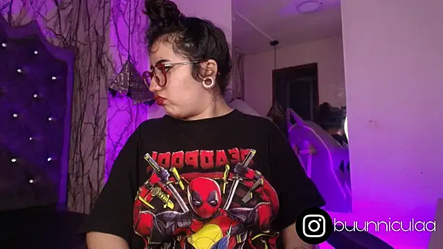 larissa01  online show from October 4, 3:30 am