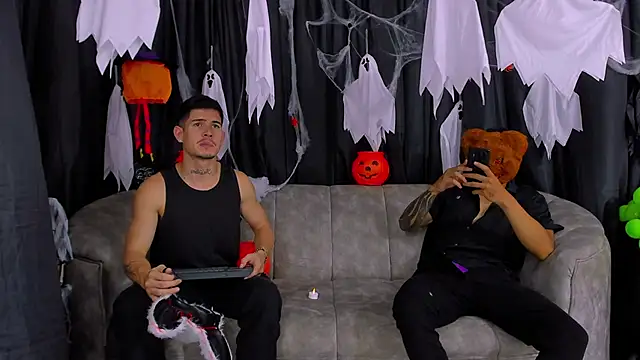 hot day online show from October 31, 9:11 pm