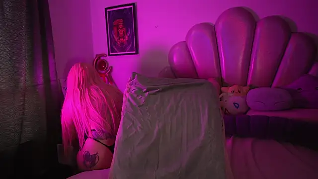 Snapshot of LilithAsmodeus_ chatting on October 24, 8:19 pm LilithAsmodeus online show from October 24, 8:19 pm