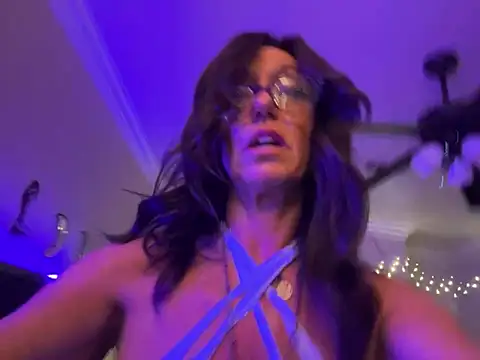 Snapshot of karrmmaa chatting on January 9, 7:52 am karrmmaa online show from January 9, 7:52 am