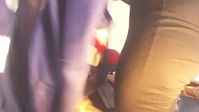 Evelonga 707 online show from February 11, 7:03 pm