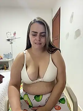Snapshot of Im_Amelia chatting on June 14, 1:24 am Im Amelia online show from June 14, 1:24 am