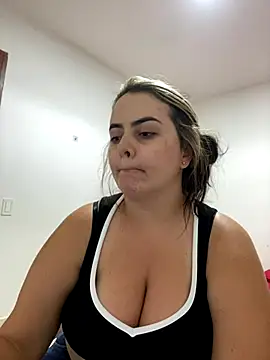 Im Amelia online show from November 28, 8:42 pm