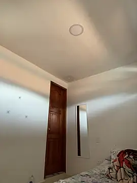 Im Amelia online show from April 10, 1:40 pm