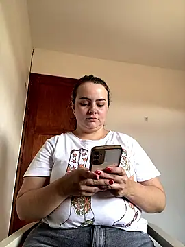 Im Amelia online show from January 18, 6:00 pm