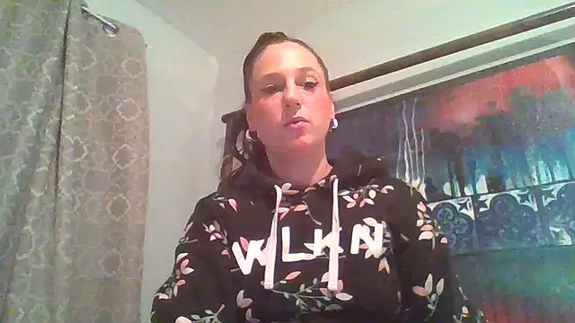 Snapshot of Audrey_hotty chatting on November 9, 12:58 am Audrey hotty online show from November 9, 12:58 am