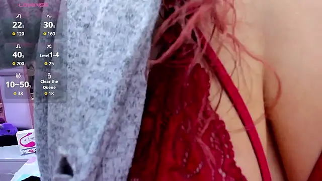 Snapshot of AndrySaenz18 chatting on October 21, 3:28 am AndrySaenz18 online show from October 21, 3:28 am