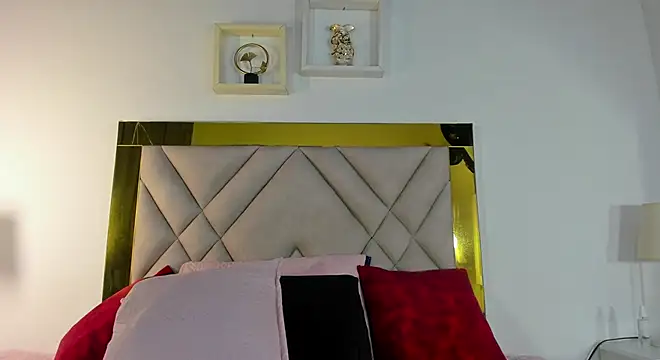 Snapshot of ariana-martins chatting on October 9, 3:18 am ariana-martins online show from October 9, 3:18 am
