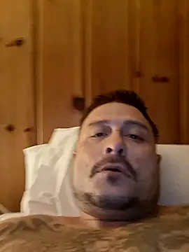 Snapshot of degiggxxx chatting on December 2, 10:28 am degiggxxx online show from December 2, 10:28 am