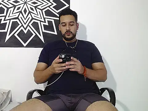  CHRIS-DENNIS  online show from April 23, 1:34 am