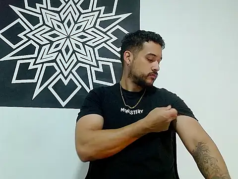  CHRIS-DENNIS  online show from April 3, 1:23 am