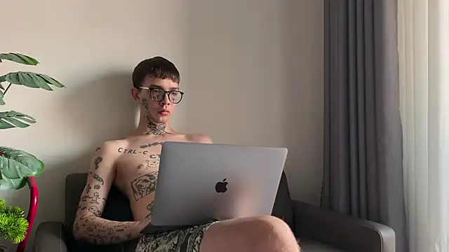 anahori  simon online show from April 12, 11:19 pm