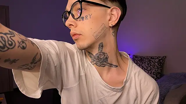Snapshot of anahori__simon chatting on February 27, 9:04 pm anahori simon online show from February 27, 9:04 pm