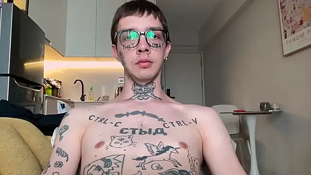 Snapshot of anahori__simon chatting on February 15, 8:13 am anahori simon online show from February 15, 8:13 am