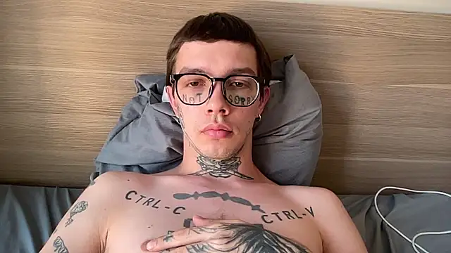 Snapshot of anahori__simon chatting on February 20, 1:13 am anahori simon online show from February 20, 1:13 am