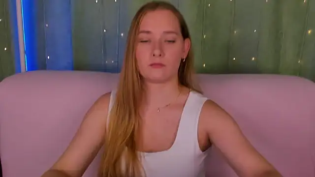 Snapshot of AlinaVice chatting on July 10, 1:16 am AlinaVice online show from July 10, 1:16 am
