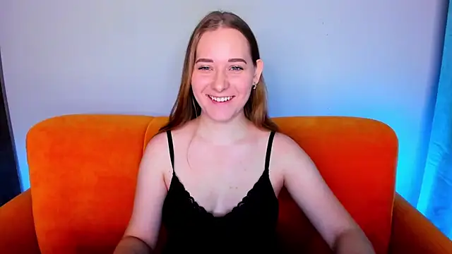 Snapshot of AlinaVice chatting on March 5, 1:21 am AlinaVice online show from March 5, 1:21 am