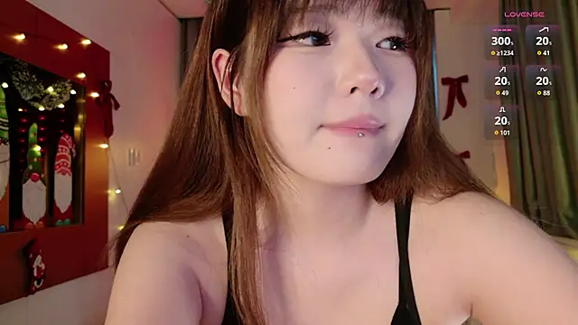 Snapshot of KitayamaChu chatting on December 18, 12:05 am KitayamaChu online show from December 18, 12:05 am