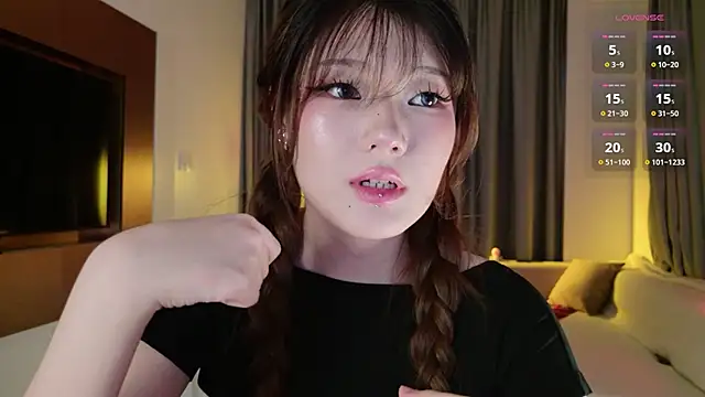 Snapshot of KitayamaChu chatting on December 3, 1:10 pm KitayamaChu online show from December 3, 1:10 pm