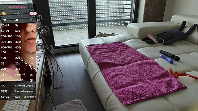 sexyLolia11 online show from May 24, 7:41 am