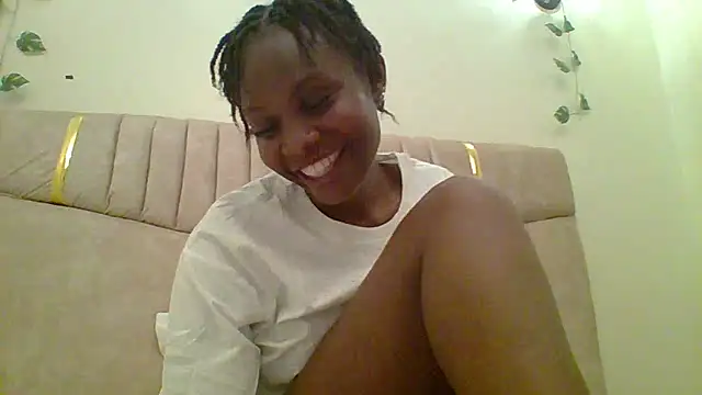 Snapshot of sexxy_sunflower chatting on February 9, 8:29 pm sexxy sunflower online show from February 9, 8:29 pm