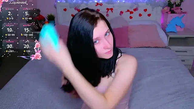 SarahStanley online show from March 9, 4:10 pm