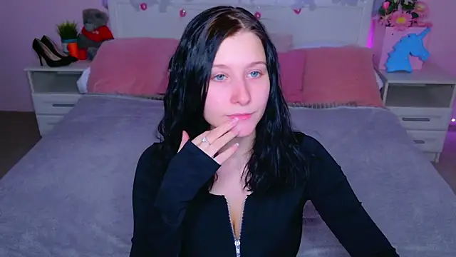 SarahStanley online show from February 9, 8:07 pm