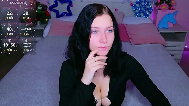 SarahStanley online show from January 9, 8:05 pm