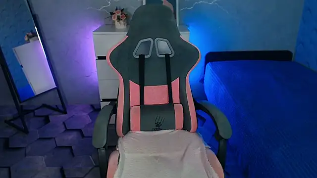 Miss-Tattoo online show from April 11, 4:54 pm