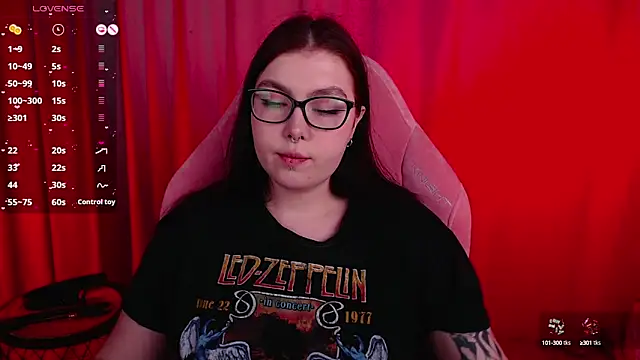 Snapshot of Arizonaa_Muse chatting on March 14, 3:37 am Arizonaa Muse online show from March 14, 3:37 am
