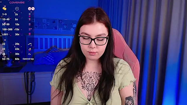 Snapshot of Arizonaa_Muse chatting on March 16, 3:25 am Arizonaa Muse online show from March 16, 3:25 am