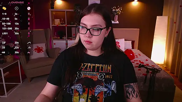 Snapshot of Arizonaa_Muse chatting on February 12, 6:30 pm Arizonaa Muse online show from February 12, 6:30 pm