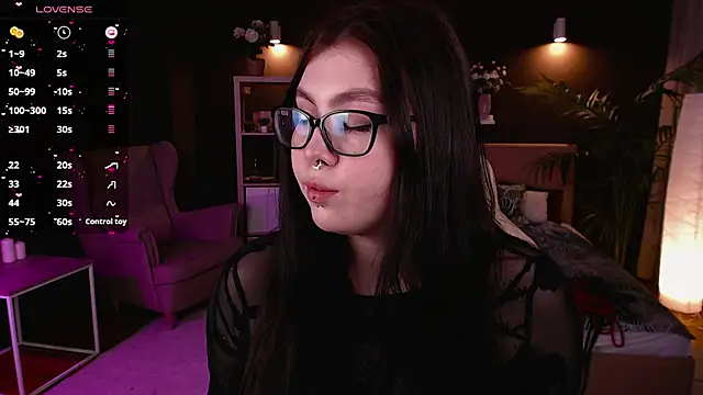 Snapshot of Arizonaa_Muse chatting on March 8, 3:28 am Arizonaa Muse online show from March 8, 3:28 am
