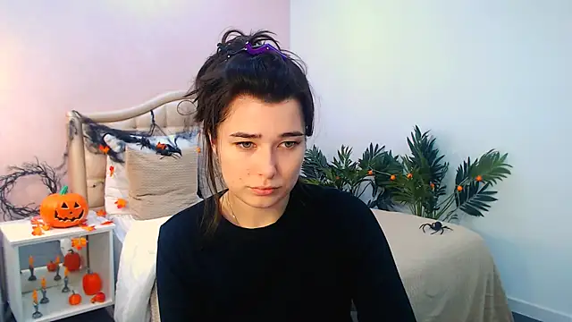  Sun Shy  online show from November 12, 1:15 pm