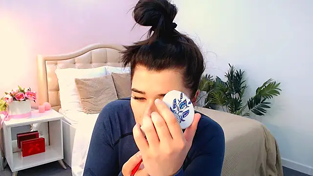  Sun Shy  online show from October 21, 10:14 am