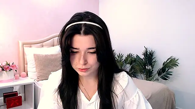  Sun Shy  online show from October 15, 9:28 am