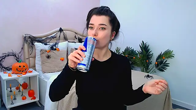  Sun Shy  online show from November 1, 8:36 pm