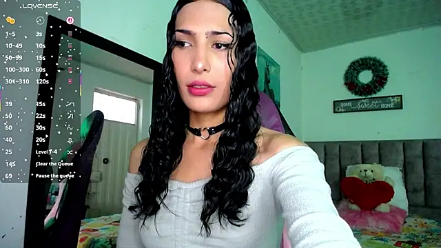 Lanna hott  online show from June 23, 7:45 pm