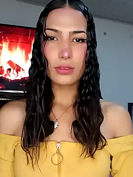 Lanna hott  online show from November 18, 6:55 pm